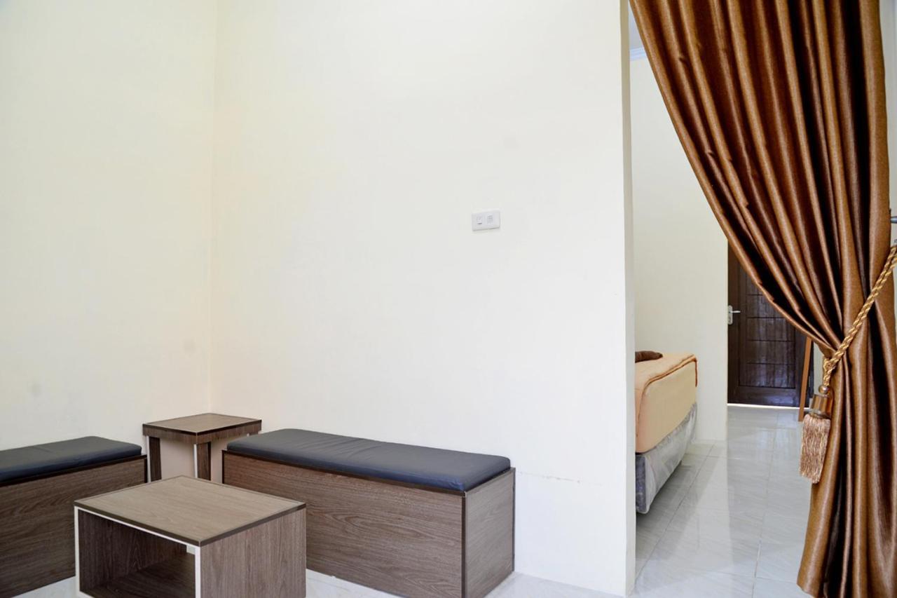Haura Syariah Home Stay Bandar Lampung Exterior foto